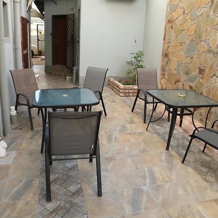 Coco Palm Bed & Breakfast Windhoek Buitenkant foto