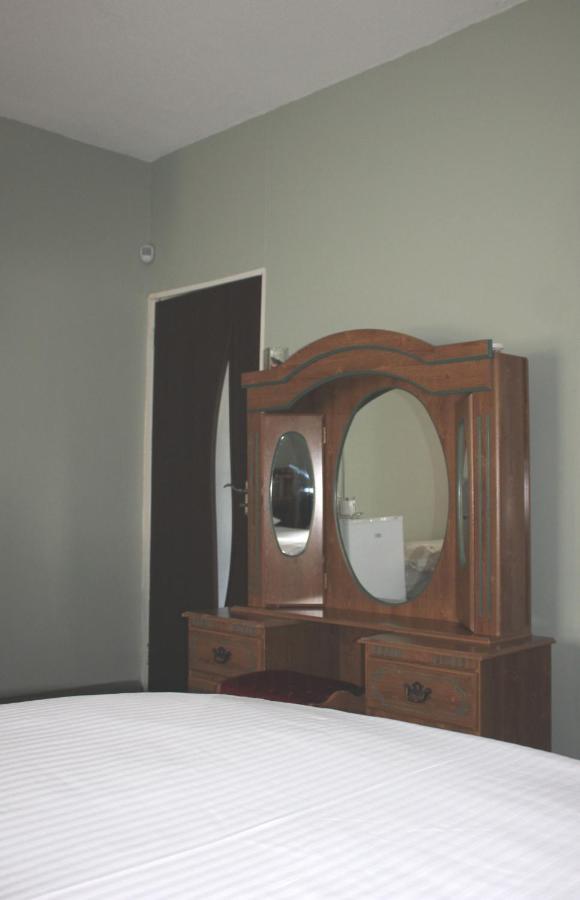 Coco Palm Bed & Breakfast Windhoek Buitenkant foto