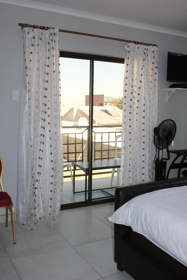 Coco Palm Bed & Breakfast Windhoek Buitenkant foto