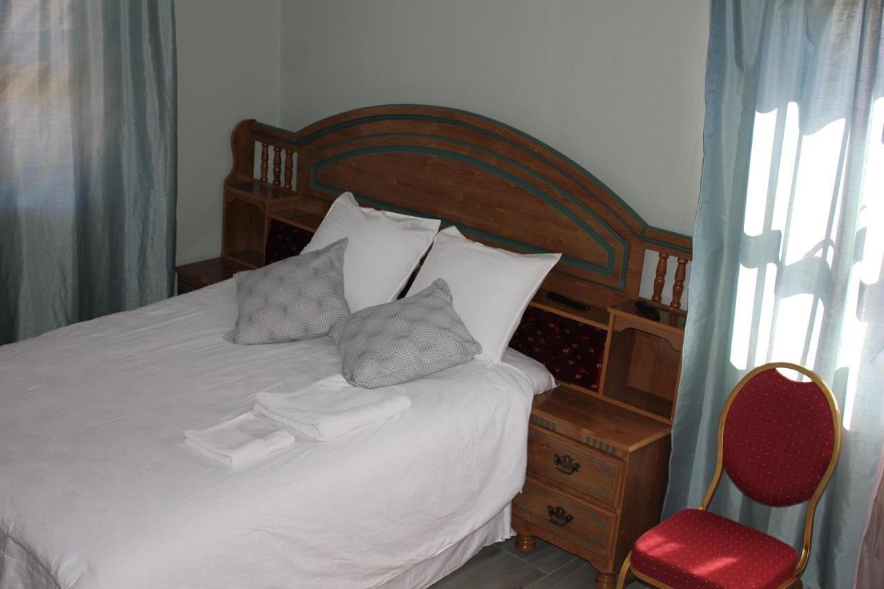 Coco Palm Bed & Breakfast Windhoek Buitenkant foto