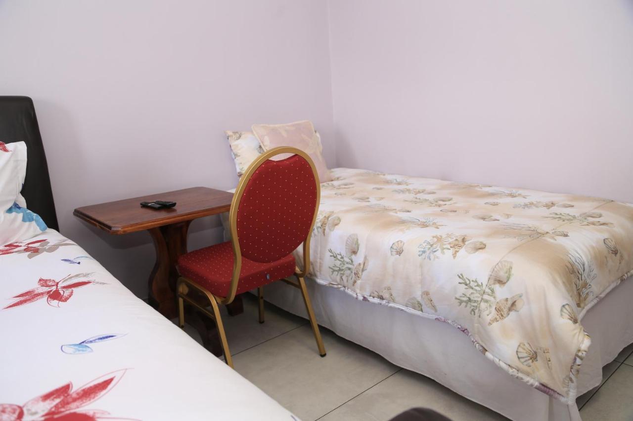 Coco Palm Bed & Breakfast Windhoek Buitenkant foto